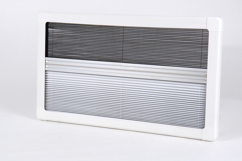 Купить онлайн Внутренняя рулонная штора с рамой для вентиляционного окна Carbest RW Style