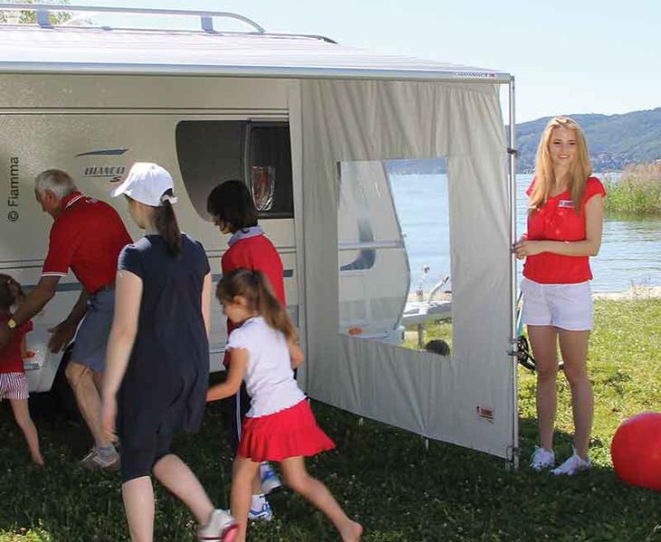 Купить онлайн Fiamma SIDE Caravanstore XL, боковая панель тентовой палатки с окном