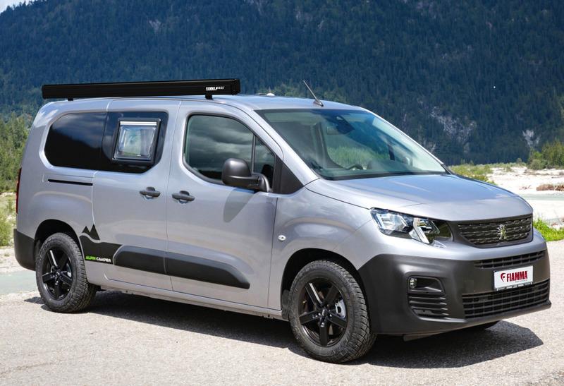 Купить онлайн Комплект маркизы FIAMMA PSA F45S с адаптером черного цвета