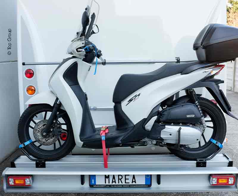 Купить онлайн Система крепления для мотоцикла MAREA для 1 скутера / мотоцикла, складная