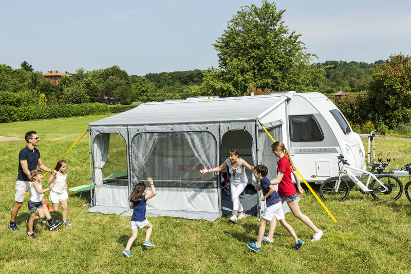 Купить онлайн Fiamma Caravanstore ZIP - Тент в чехле
