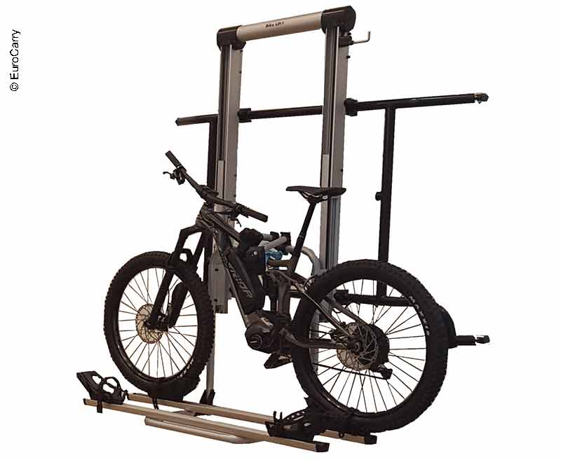 Купить онлайн Задний багажник Euro Carry, опускаемый с электроприводом, для MB Sprinter с 18.06 для 2-х колес