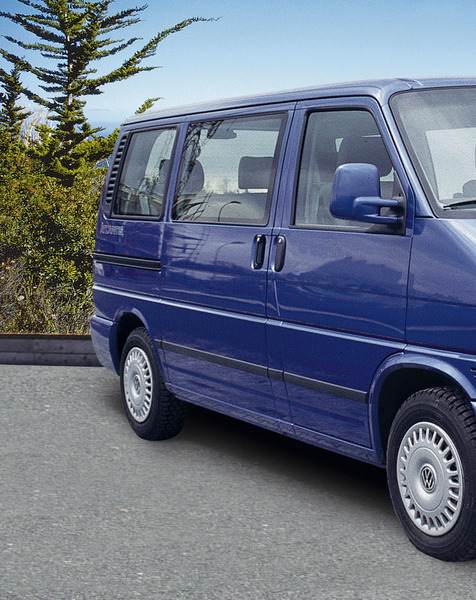 Купить онлайн Боковая защита для VW T5 черная - короткая база