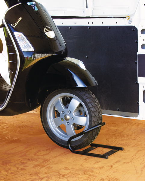 Купить онлайн MotoWheel Chock Front - система блокировки переднего колеса