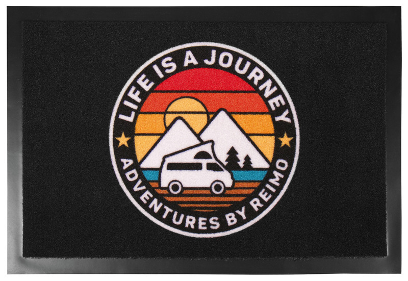 Купить онлайн Придверный коврик ЖИЗНЬ - ЭТО ПУТЕШЕСТВИЕ - 60x40 см