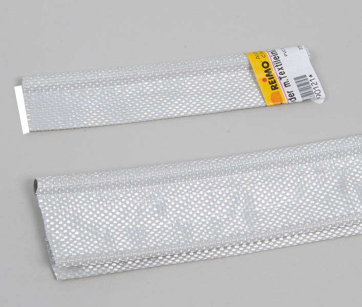 Купить онлайн Двойная окантовка из текстиля диаметром от 7,5 до 4,5 мм для втягивания тента или солнцезащитного паруса.