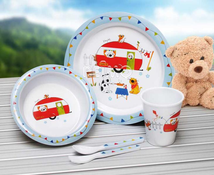 Купить онлайн Набор детской посуды из меламина Camp4 - мотив караван
