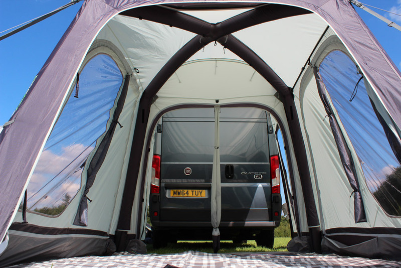 Купить онлайн Коврик для палатки Snug Rug для задней палатки MOVELITE, 300 x 250 см